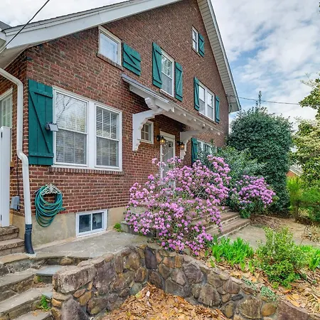 1 Mi To Dtwn Roanoke Home With Yard And Mtn View!